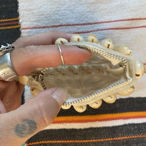 Vintage Cowrie Seashell Coin Purse. Handcrafted. No Chips. Boho. - Picture 3 of 5